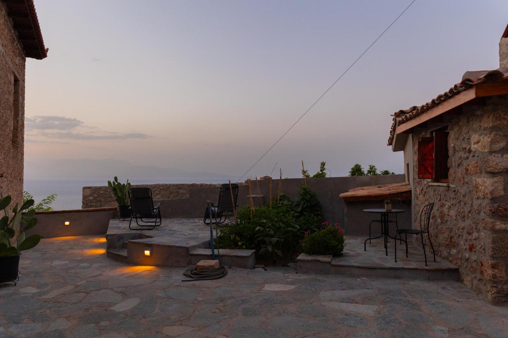 Fteri Stone House In Platanos, Akrata Apartment ภายนอก รูปภาพ