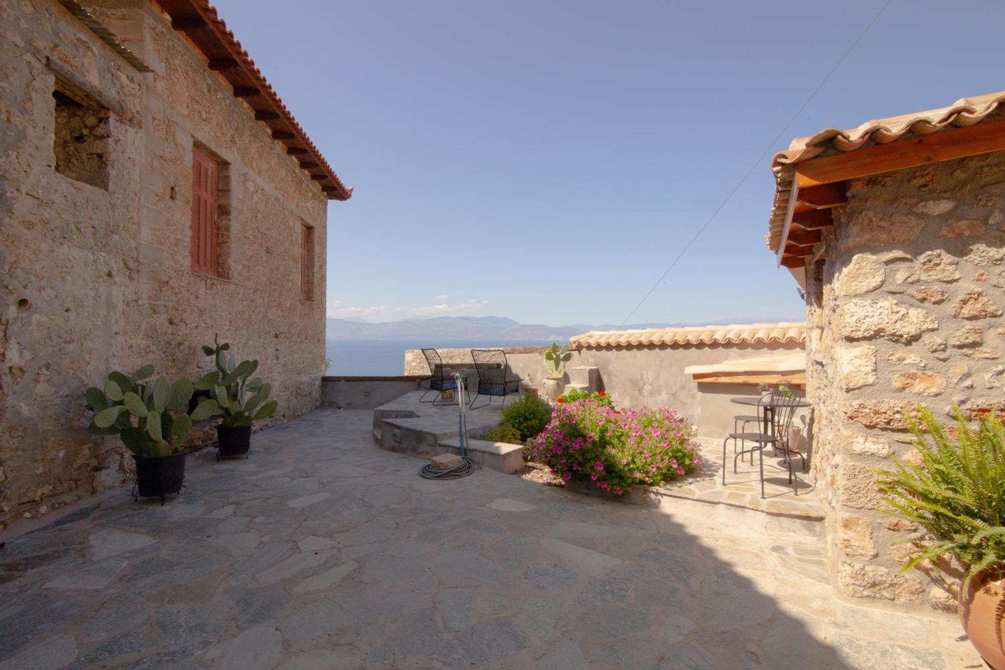 Fteri Stone House In Platanos, Akrata Apartment ภายนอก รูปภาพ
