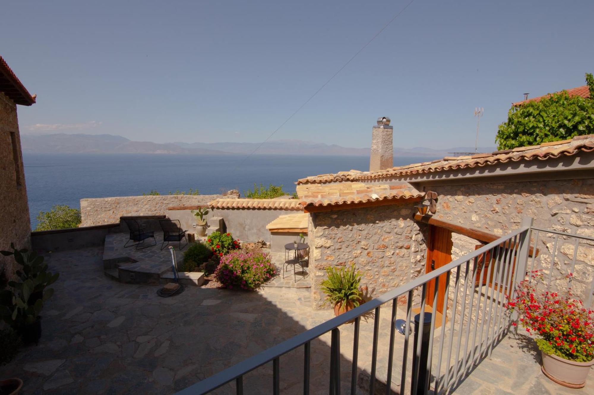 Fteri Stone House In Platanos, Akrata Apartment ภายนอก รูปภาพ