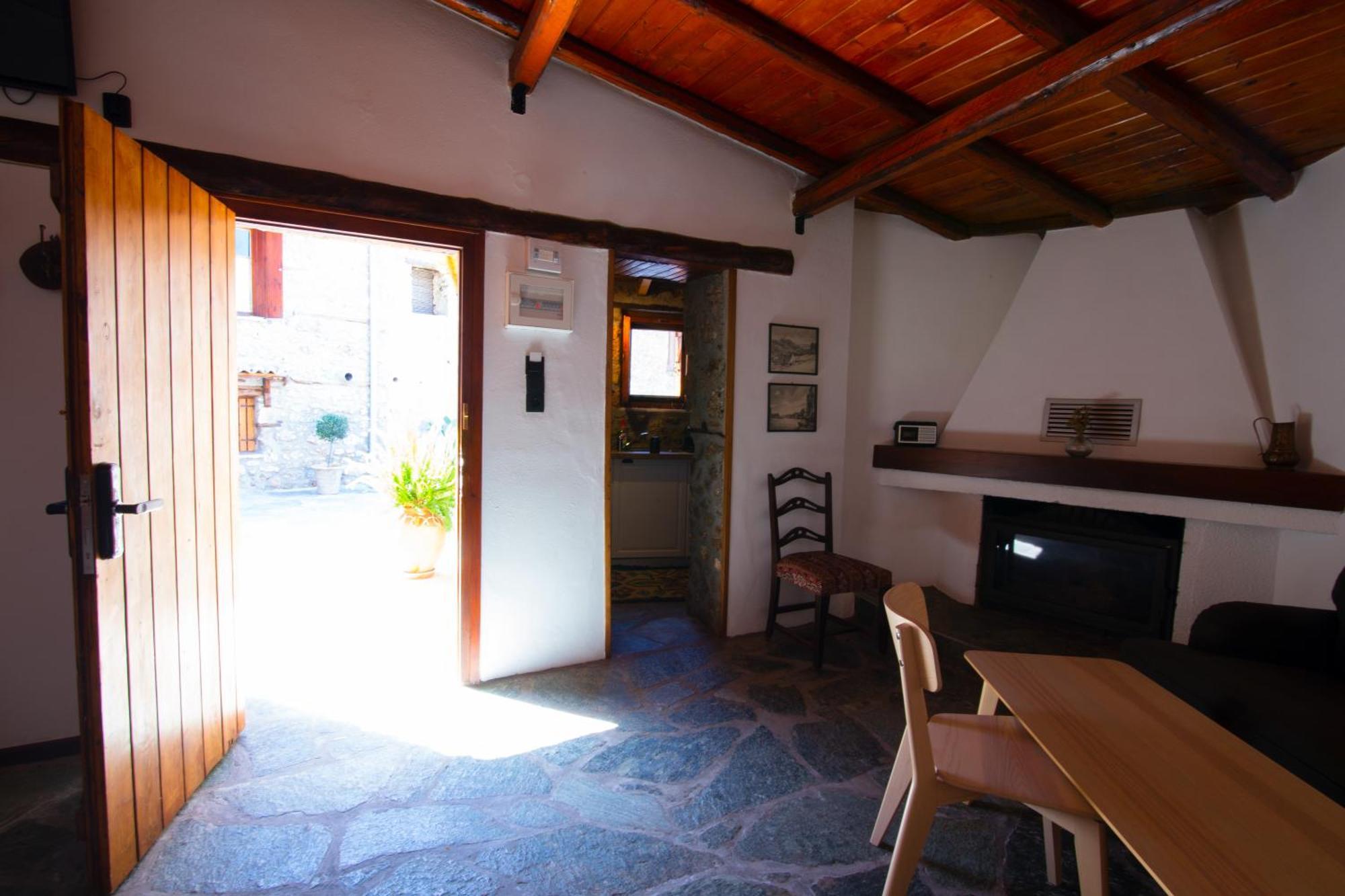 Fteri Stone House In Platanos, Akrata Apartment ภายนอก รูปภาพ